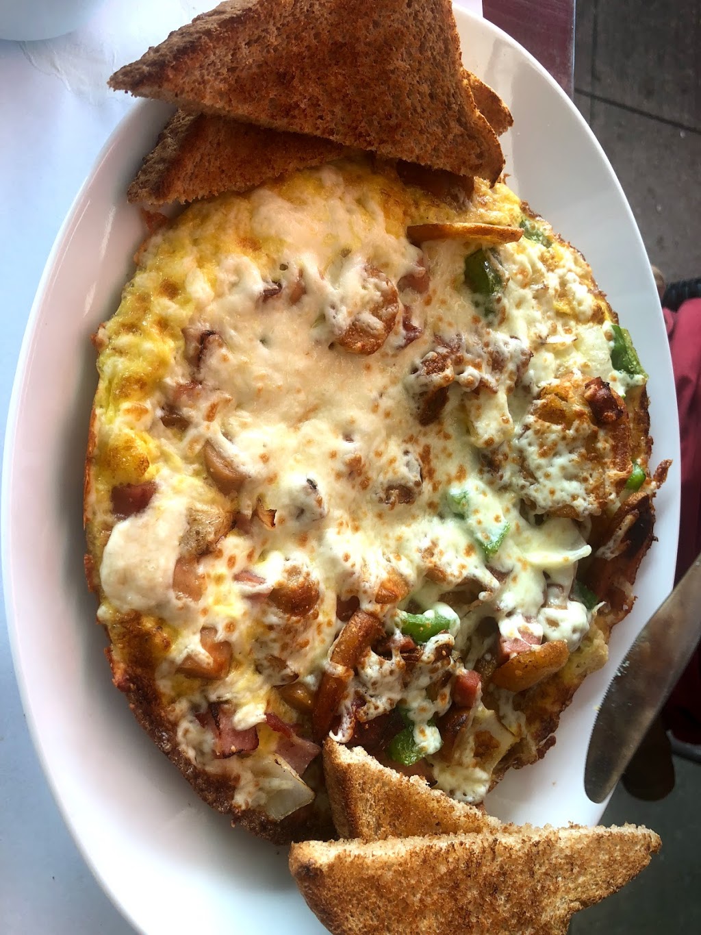 Restaurant Maman Fournier | 830 Boulevard Thibeau, Trois-Rivières, QC G8T 7A6, Canada | Phone: (819) 376-6664