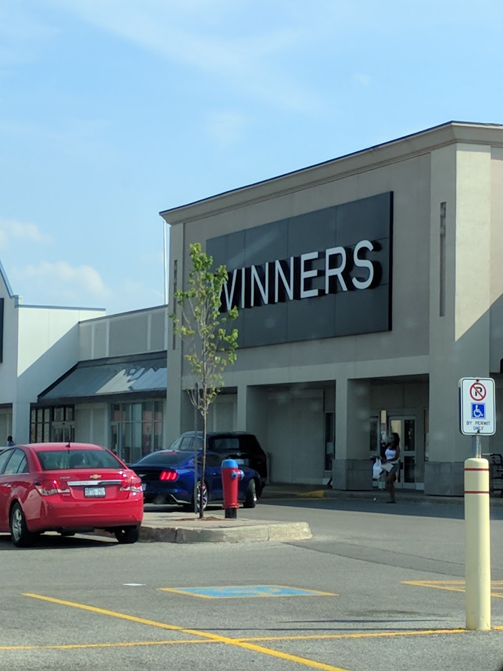 Winners | 30 N Village Way, Barrie, ON L4N 6P3, Canada | Phone: (705) 725-8552