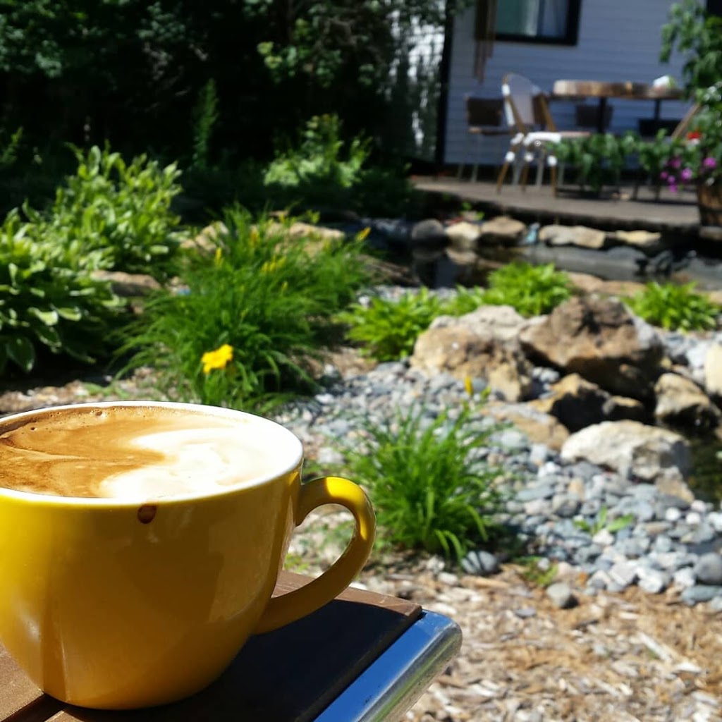 Café Boutique La Maison Smith | 8700 Chemin Royal, Sainte-Pétronille, QC G0A 4C0, Canada | Phone: (418) 828-0598