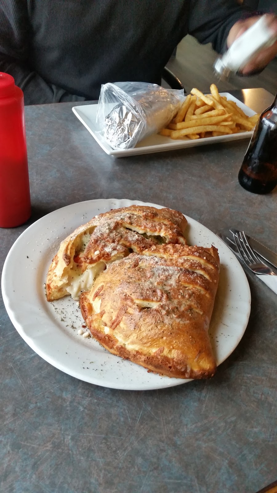 Sals Famous Pizza & Donair | 4606 50 Ave, Gibbons, AB T0A 1N0, Canada | Phone: (780) 923-2144