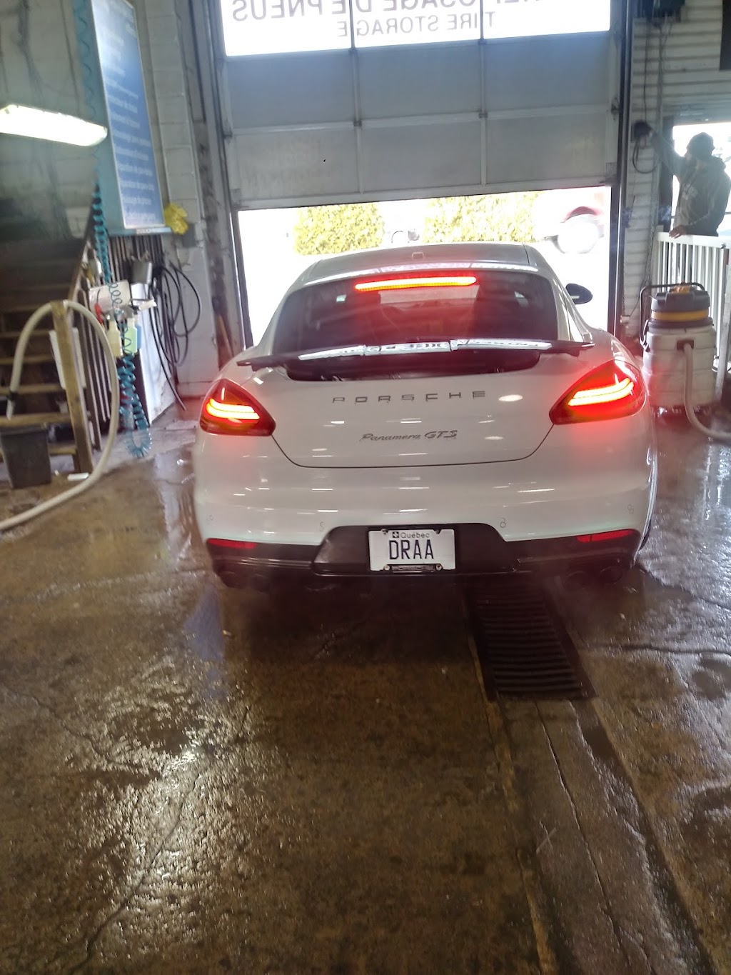 Lave-Auto Thimens | 1950 Rue Lucien-Thimens, Saint-Laurent, QC H4R 1L1, Canada | Phone: (514) 331-6661