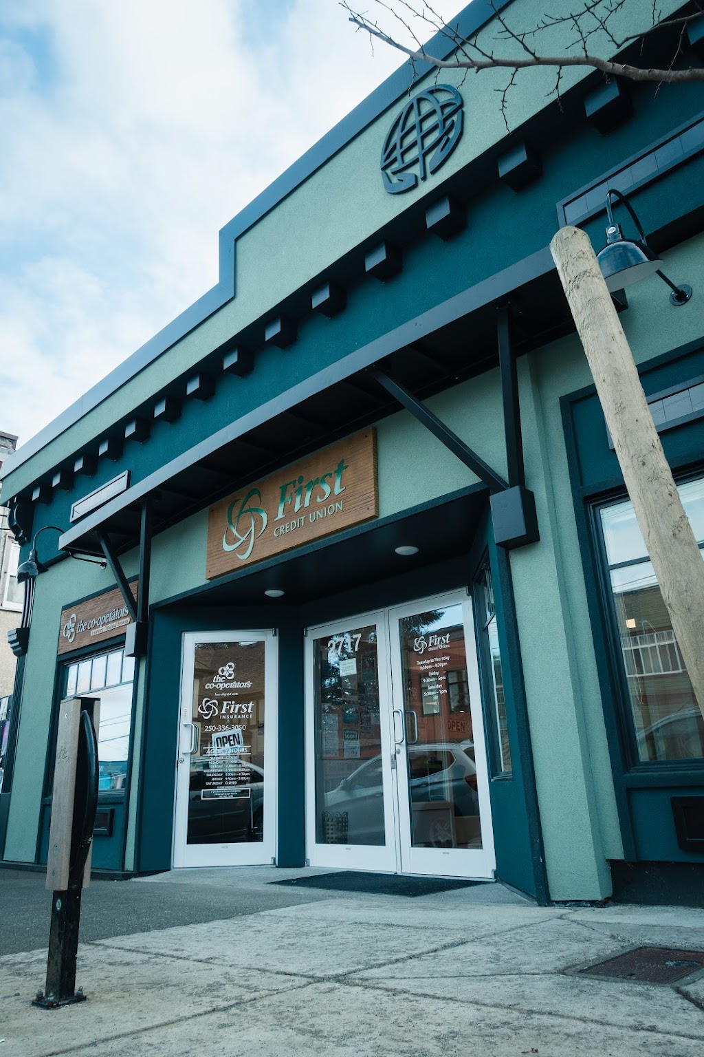 First Credit Union | 2717 Dunsmuir Ave, Cumberland, BC V0R 1S0, Canada | Phone: (250) 336-2272