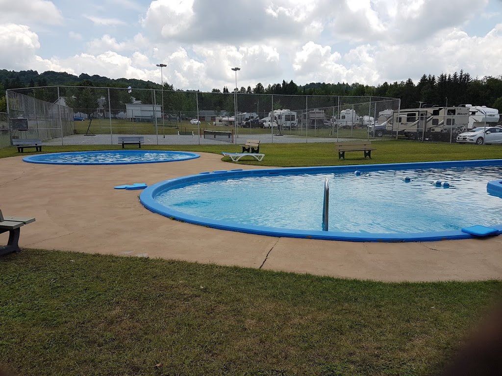 Camping De LOiseau Bleu | 100 Rue Dusseault, Asbestos, QC J1T 3M7, Canada | Phone: (819) 879-5122