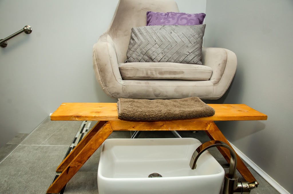 Vanity Hair and Esthetics | 1025 Boychuk Dr #8, Saskatoon, SK S7H 5B2, Canada | Phone: (306) 477-2017