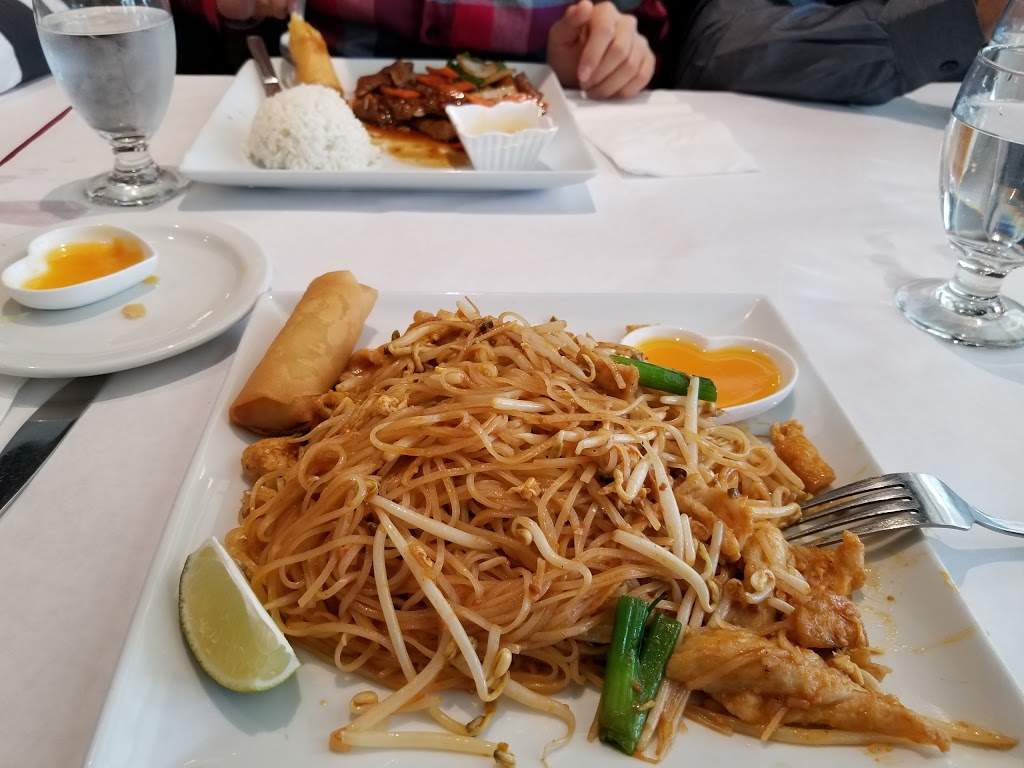 Restaurant Emeraude Bangkok | 413 Avenue Bourke, Dorval, QC H9S 3W8, Canada | Phone: (514) 538-6628