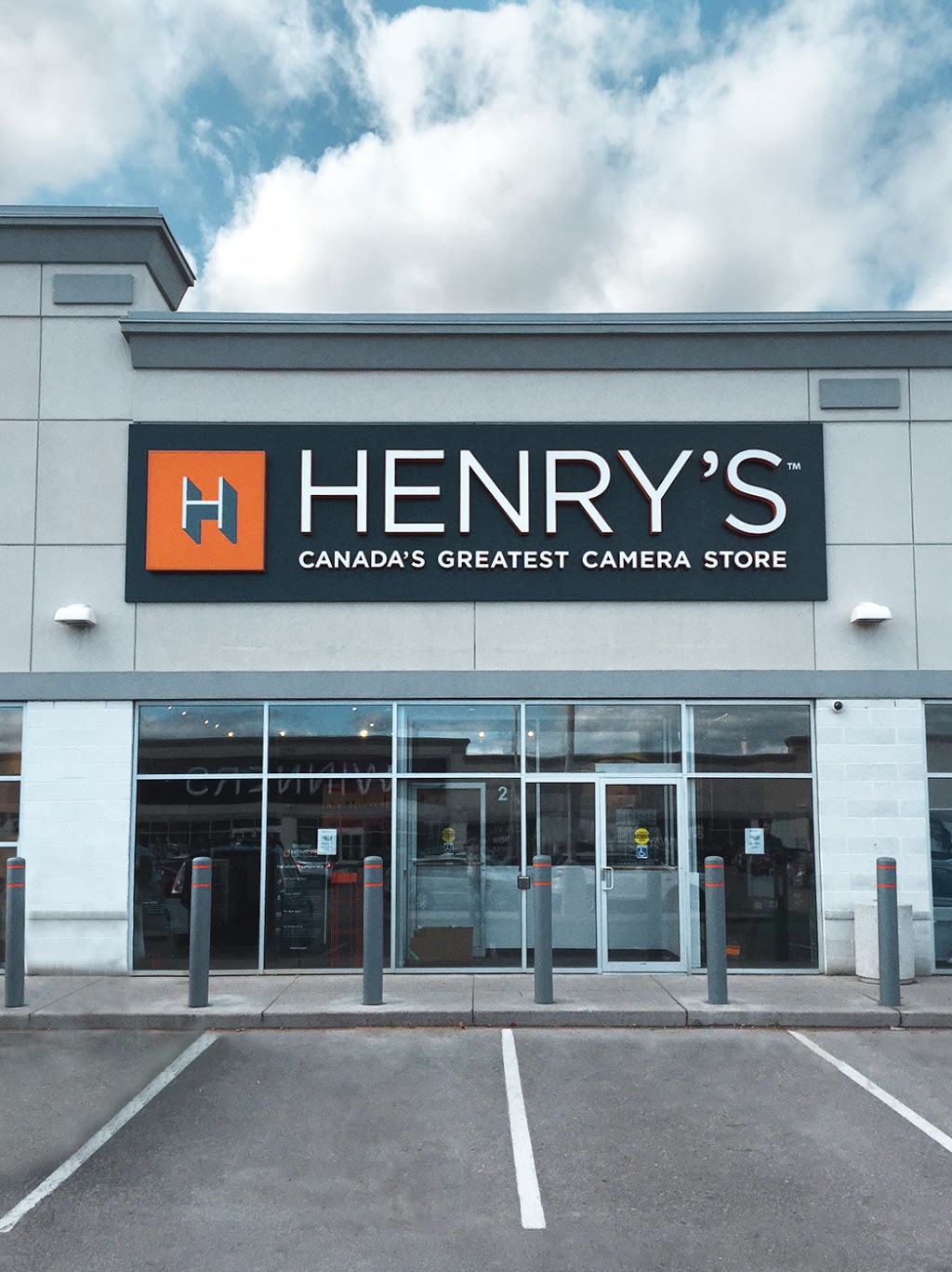 Henrys | 5885 Rodeo Dr #2, Mississauga, ON L5R 4C1, Canada | Phone: (905) 568-1922