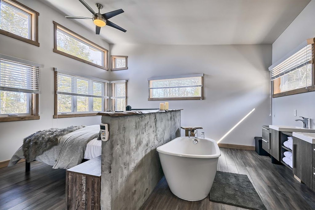 Domaine Grand Polar Deers | 471 Chemin du Lac Quenouille, Lac-Supérieur, QC J0T 1J0, Canada | Phone: (877) 431-6262