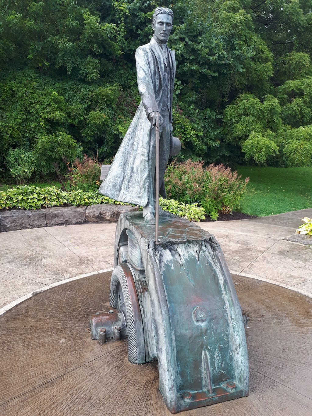 Nikola Tesla Statue | 6342 Niagara Pkwy, Niagara Falls, ON L2G, Canada | Phone: (718) 417-5102