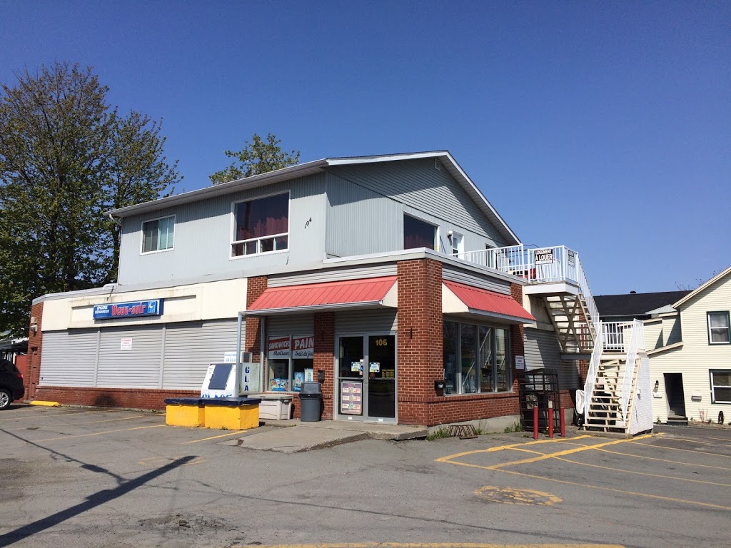 Epicerie Du Coin | 106 Rue Oliver, Cowansville, QC J2K 1H8, Canada | Phone: (450) 263-0292