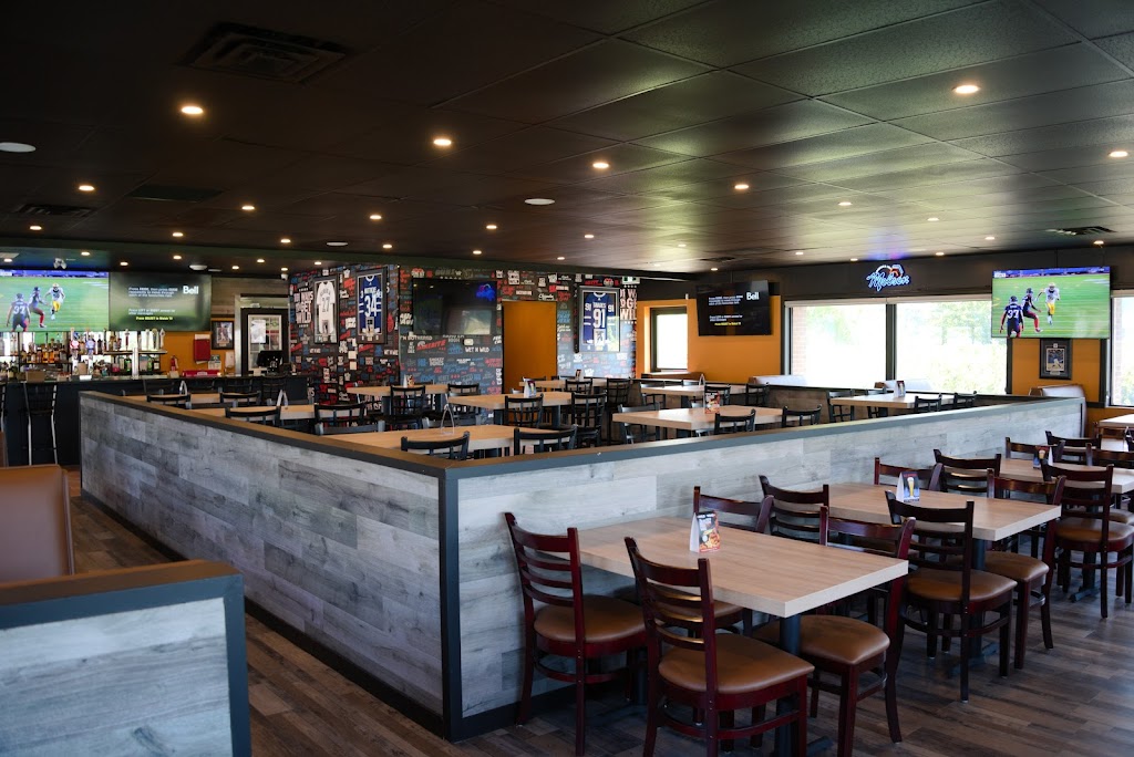 Wild Wing | 168 Simcoe St, Tillsonburg, ON N4G 2J1, Canada | Phone: (519) 842-7474