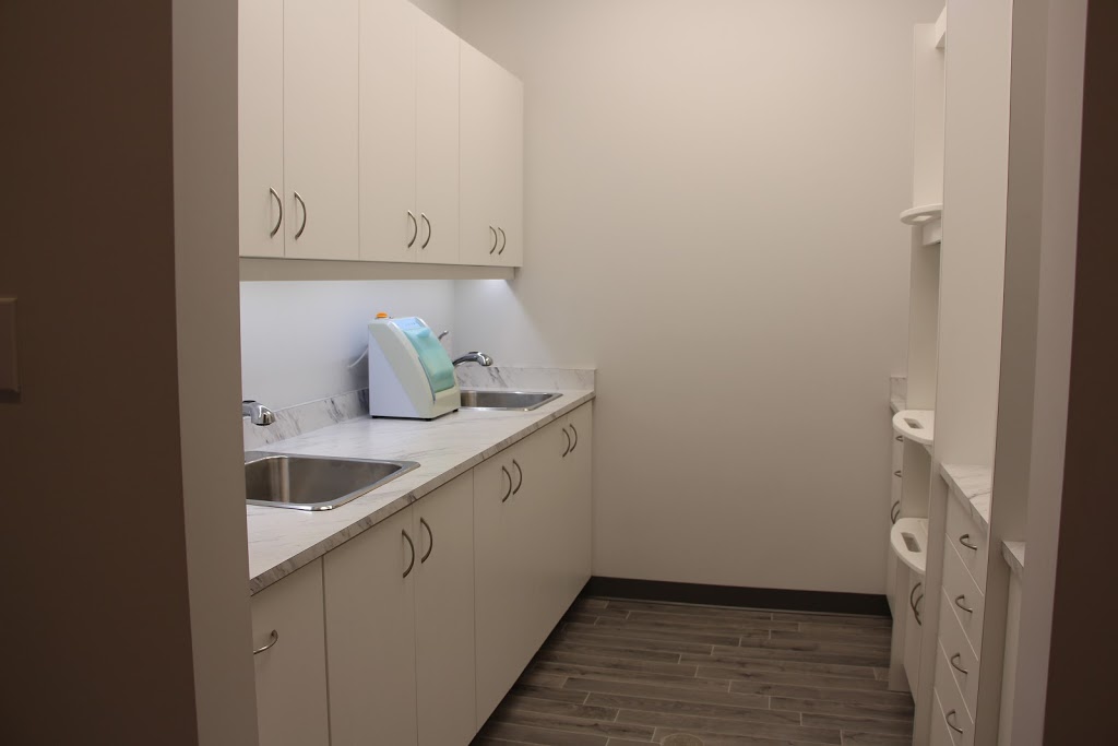 Aurora Newmarket Dental Care | 2-16035 Bayview Ave, Aurora, ON L4G 3L4, Canada | Phone: (905) 727-9779