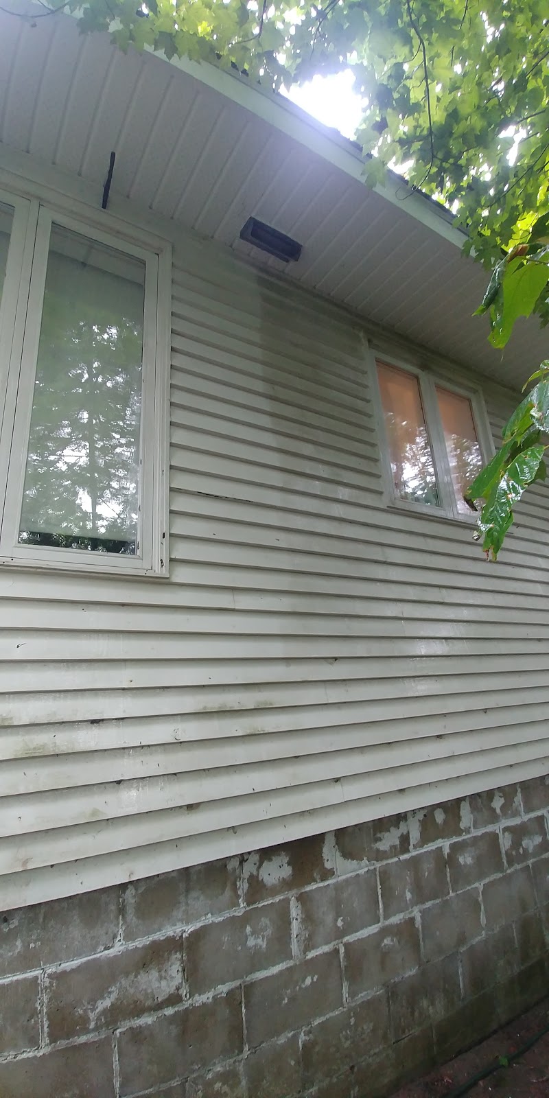 MrBen.ca Lavage de Vitre | Pression | Gouttière | 82 QC-329, Lachute, QC J8H 3W9, Canada | Phone: (514) 699-7145