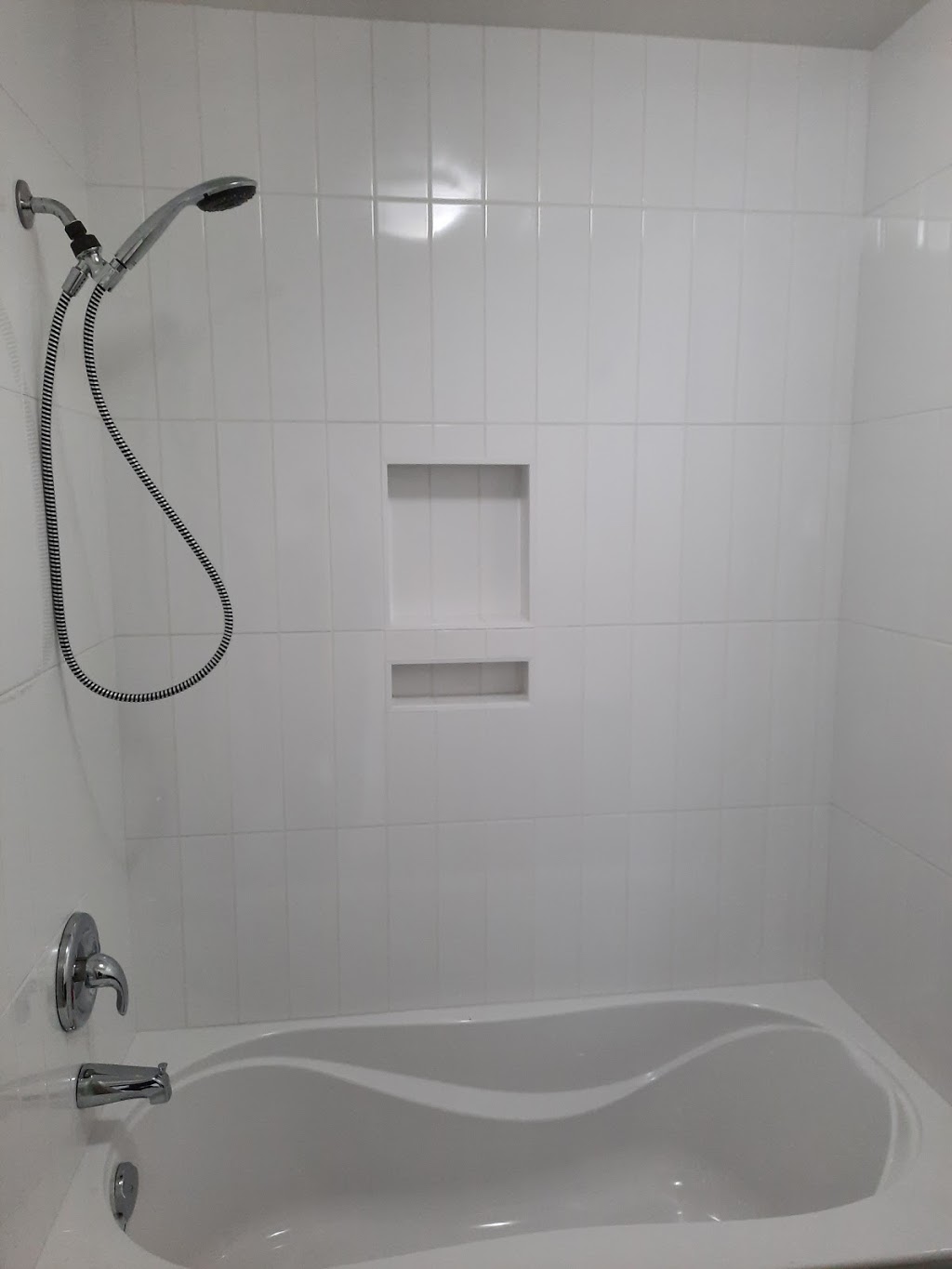 Larsen tile | 2394 Juniper Cir, Sorrento, BC V0E 2W2, Canada | Phone: (250) 812-7256