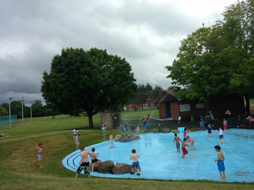 Owl Park | 215 Owl Dr, Ottawa, ON K1V, Canada | Phone: (613) 580-2595
