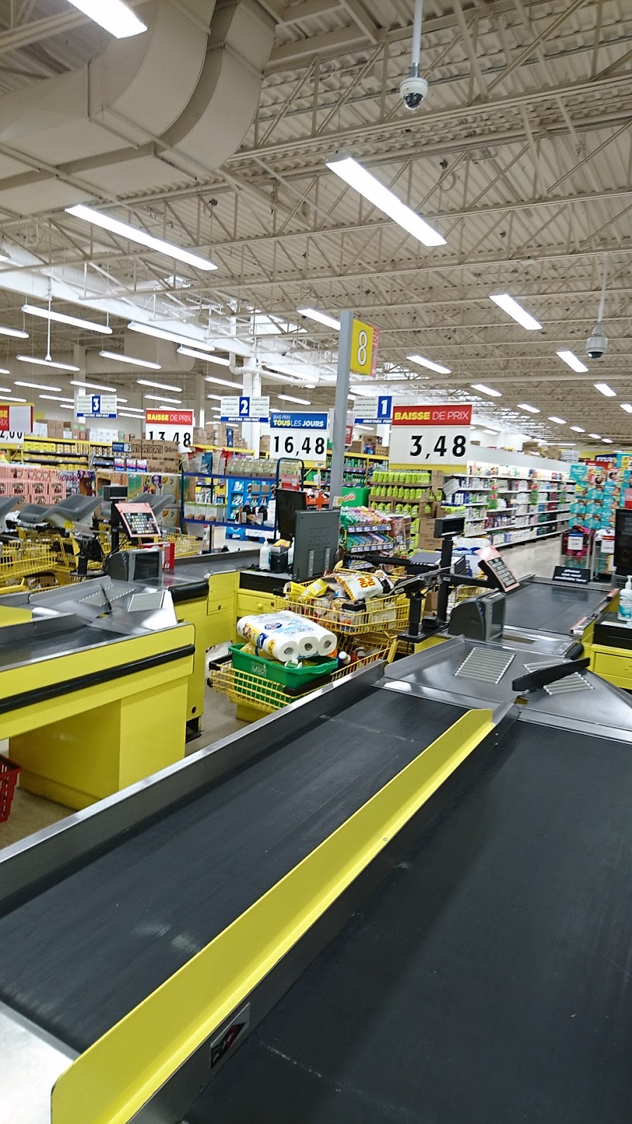 Maxi | 70 Rue Dufferin, Salaberry-de-Valleyfield, QC J6S 1Y2, Canada | Phone: (450) 377-7670