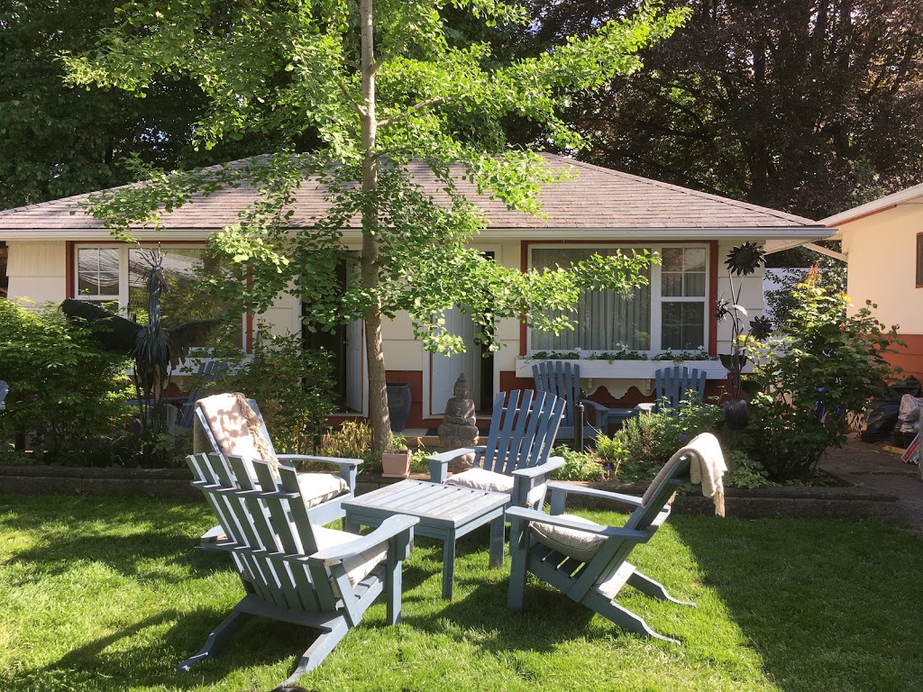 Village Motel | 244 Robinson Ave, Naramata, BC V0H 1N0, Canada | Phone: (250) 496-5535