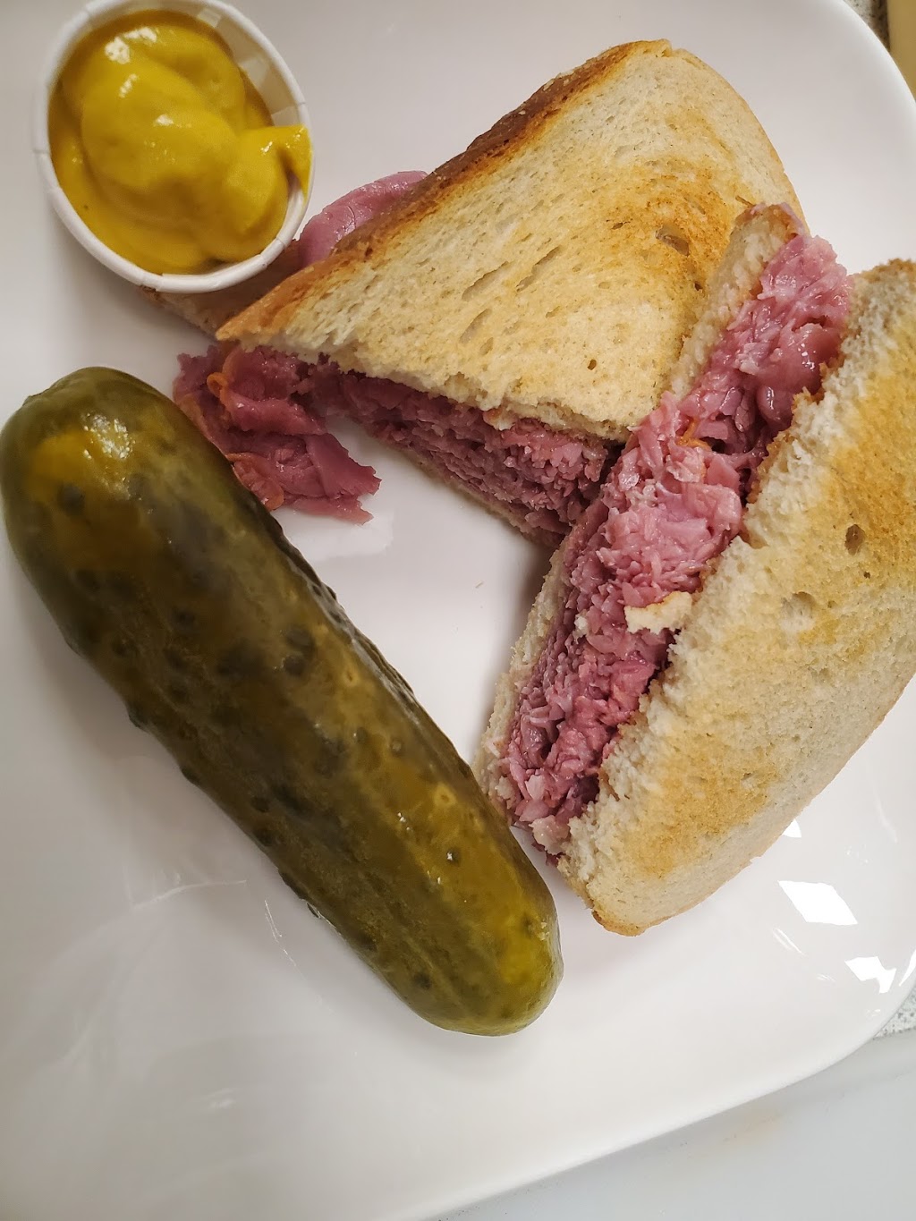 The 270 Bistro | 2 Michael Anne Dr, Coldwater, ON L0K 1E0, Canada | Phone: (705) 955-2704