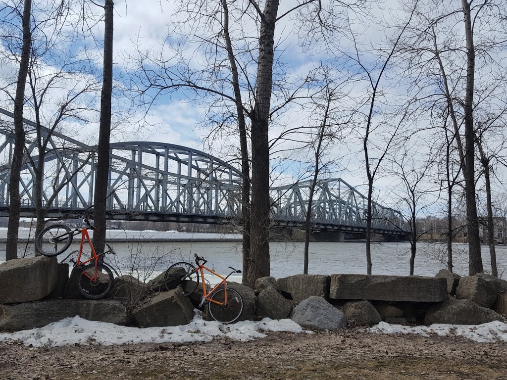Parc Belmont | lachapelle Odette-Oligny, Montreal, QC H4J 2L9, Canada | Phone: (514) 872-0311