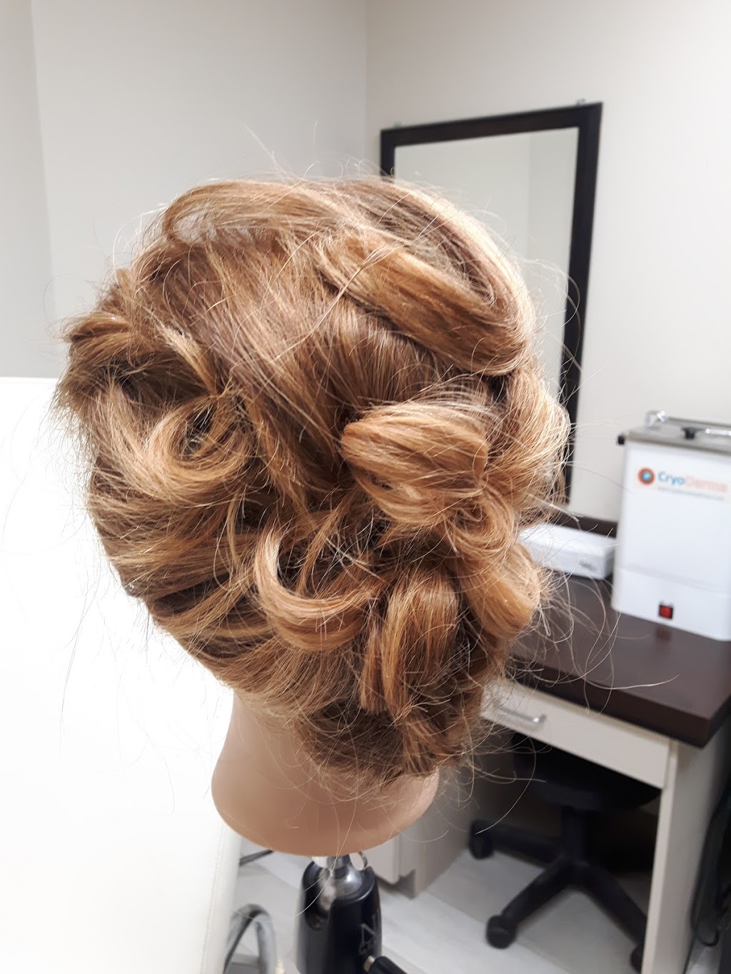 United Artists Hair Salon & Spa | 2543 East Quance St, Regina, SK S4V 2X7, Canada | Phone: (306) 789-8181