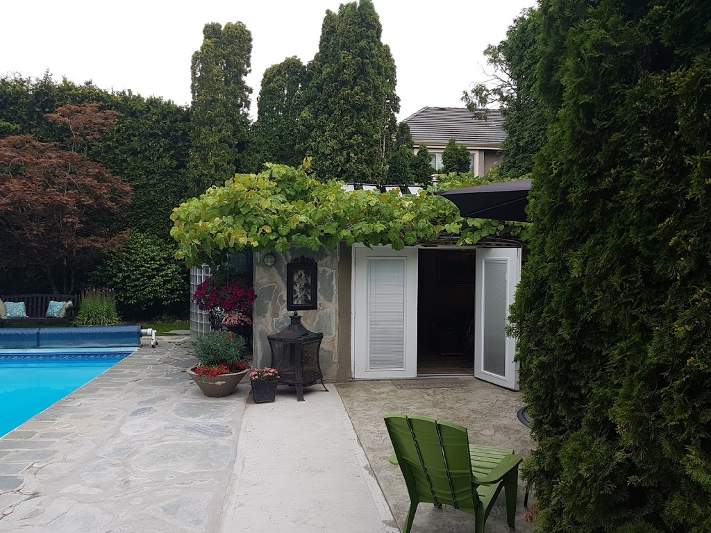 The Stone Hedge Bed and Breakfast | 5511 Cathay Rd, Richmond, BC V7C 3C9, Canada | Phone: (604) 274-1070