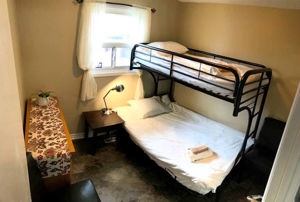 Luks Brampton Bed & Breakfast Hotel Inn Motel Guest house Lodge | 21 Chipwood Crescent, Brampton, ON L6V 2E4, Canada | Phone: (416) 839-2060