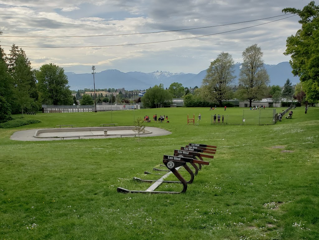 Renfrew Park Community Centre | 2929 E 22nd Ave, Vancouver, BC V5M 2Y3, Canada | Phone: (604) 257-8388