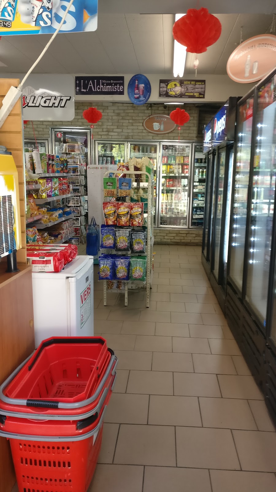 Le Dépanneur | 1900 Chem. du Village, Mont-Tremblant, QC J8E 1K4, Canada | Phone: (819) 687-2712
