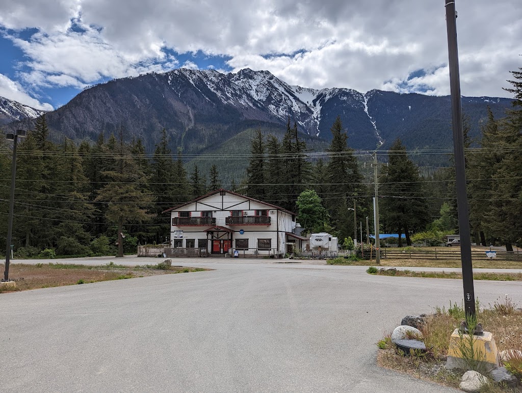 Lil'tem' Mountain Hotel 6757 Seton Portage Rd, Seton Portage, BC V0N