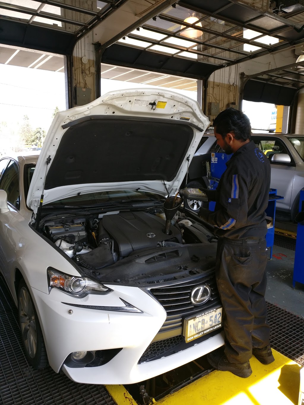Mr. Lube | 5803 Hwy 7, Markham, ON L3P 1A5, Canada | Phone: (905) 472-2381