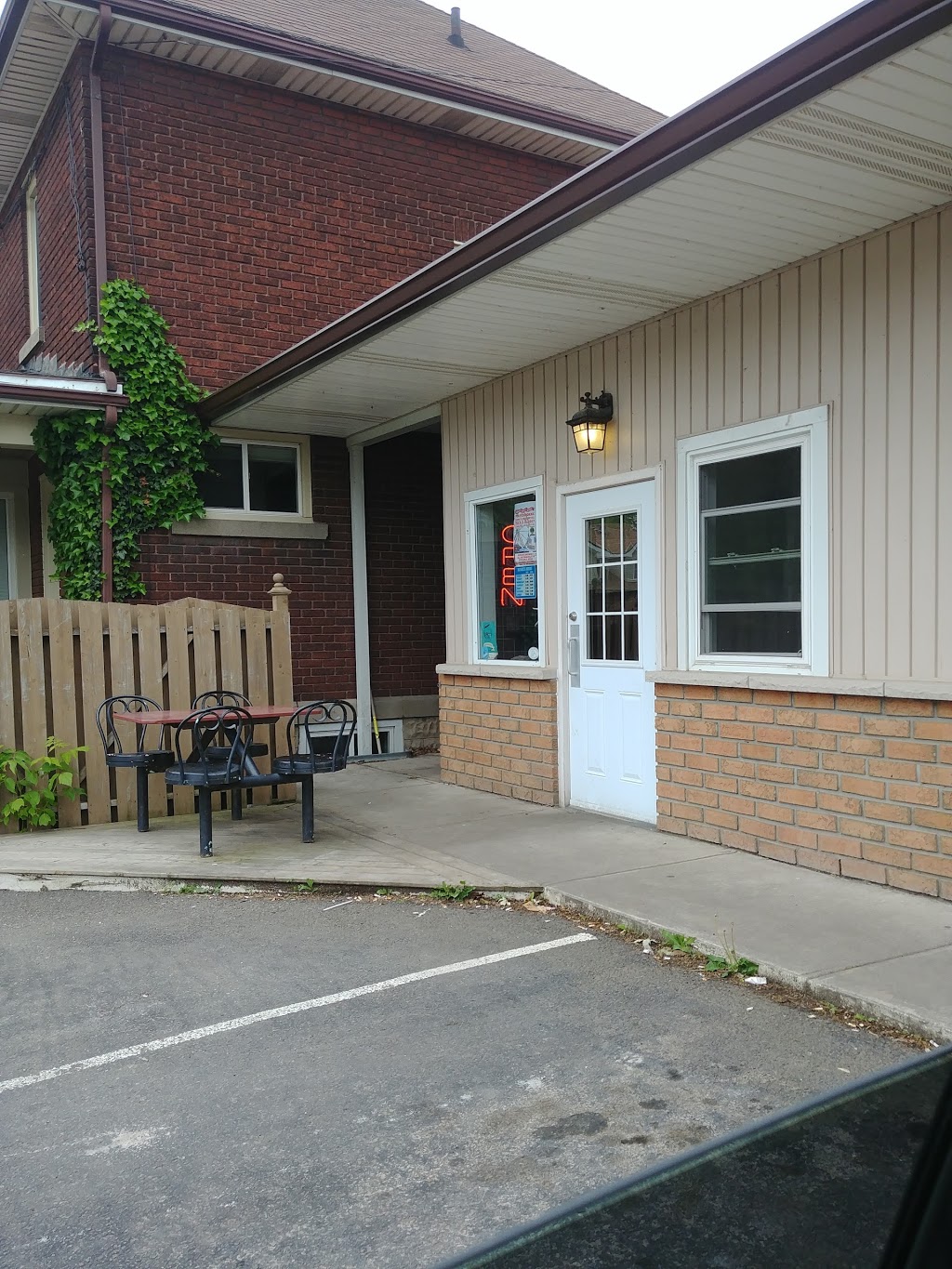 Christophers Pizza | 94 Killaly St W, Port Colborne, ON L3K 3L6, Canada | Phone: (905) 834-5000