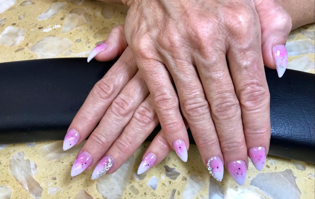 Lotus Nails & Spa | 5111 Bowness Rd NW #5, Calgary, AB T3B 4M9, Canada | Phone: (403) 288-6608