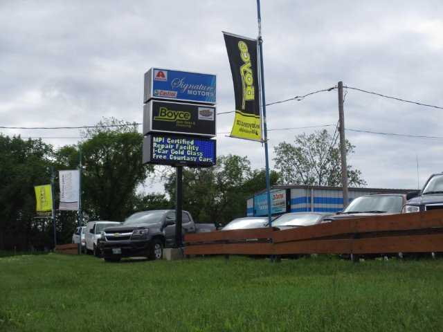 Signature Motors Collision Center | 1429 Clarence Ave, Winnipeg, MB R3T 1T5, Canada | Phone: (204) 452-2602