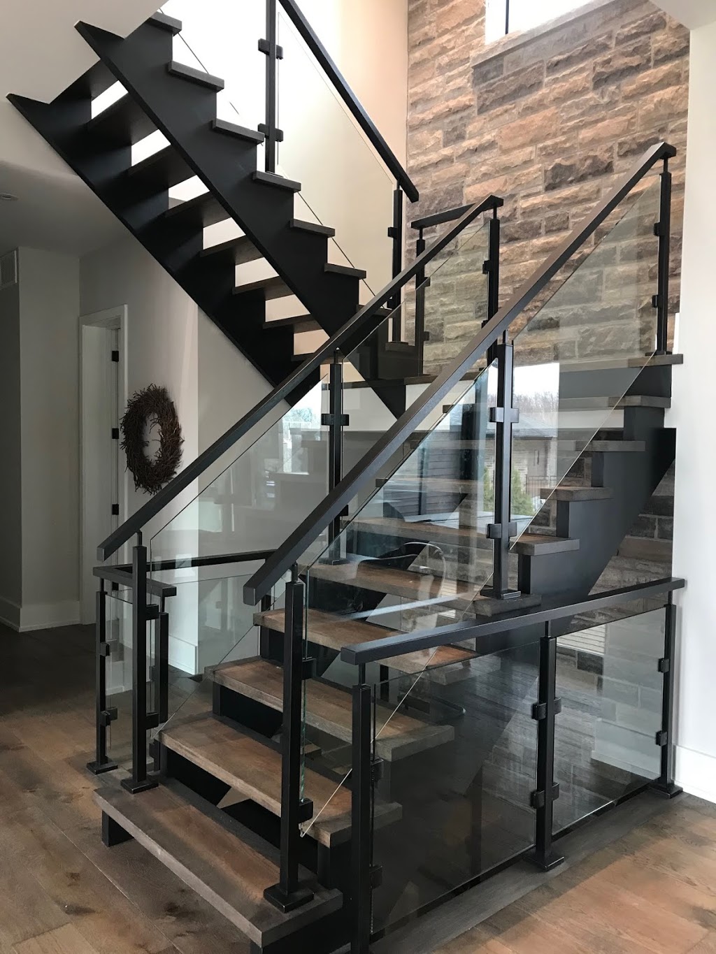 Accurate Glass Products | 21 Patterson Rd, Barrie, ON L4N 7W6, Canada | Phone: (705) 722-6767