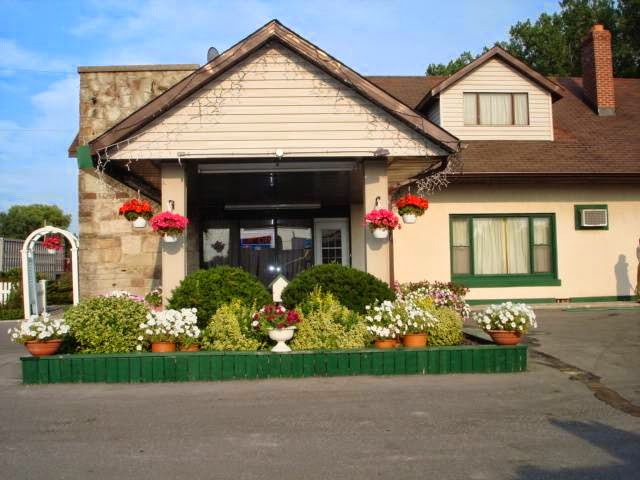 The Gables Inn | 1625 London Line, Sarnia, ON N7W 1A9, Canada | Phone: (519) 542-5523