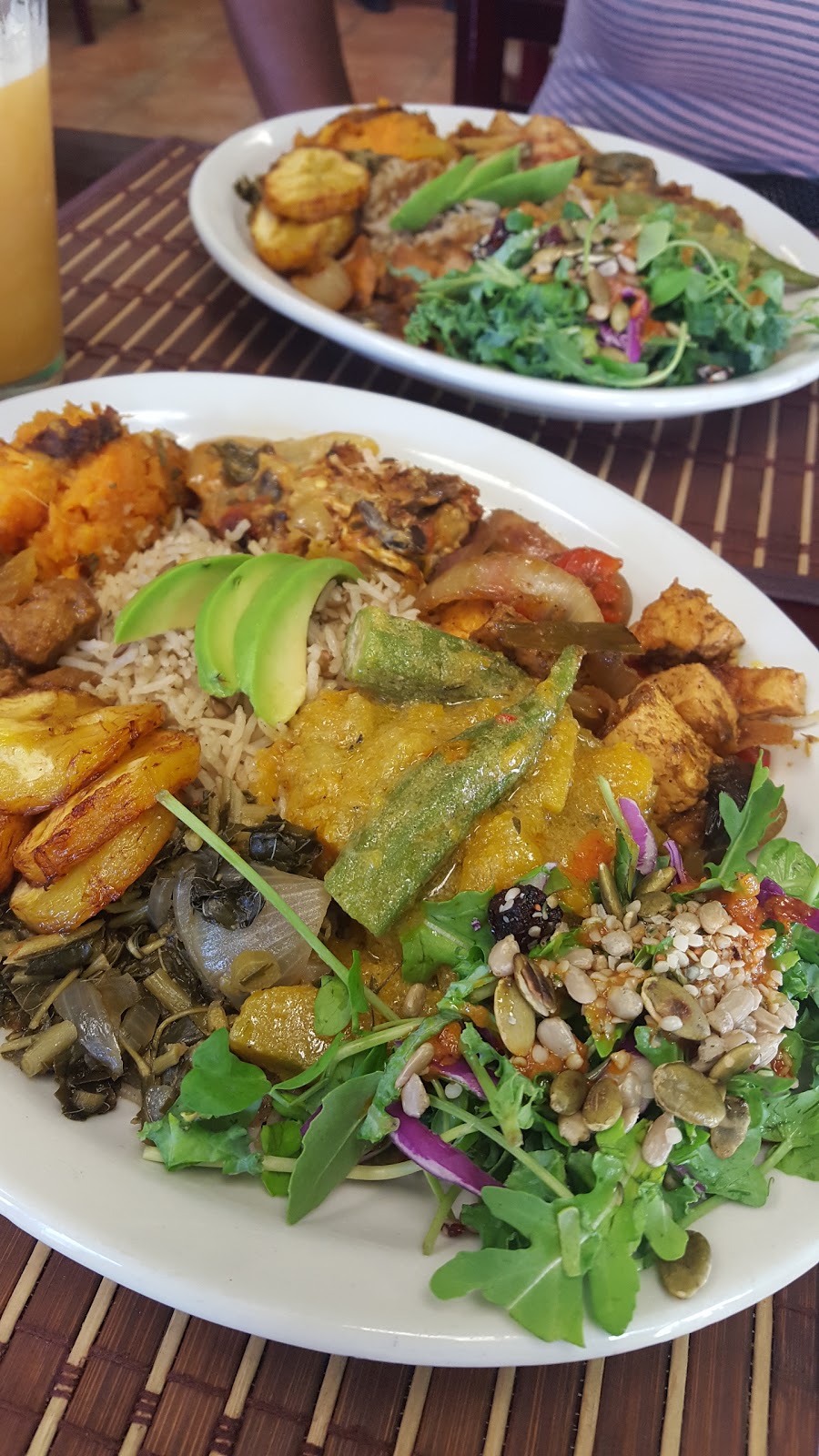 Vs Caribbean Restaurant | 1221 Weston Rd, York, ON M6M 4P7, Canada | Phone: (416) 249-1221