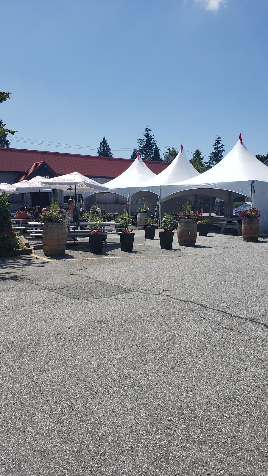 The Landing Pub & Liquor Store | 5449 Ladner Trunk Rd, Delta, BC V4K 1W6, Canada | Phone: (604) 946-2038