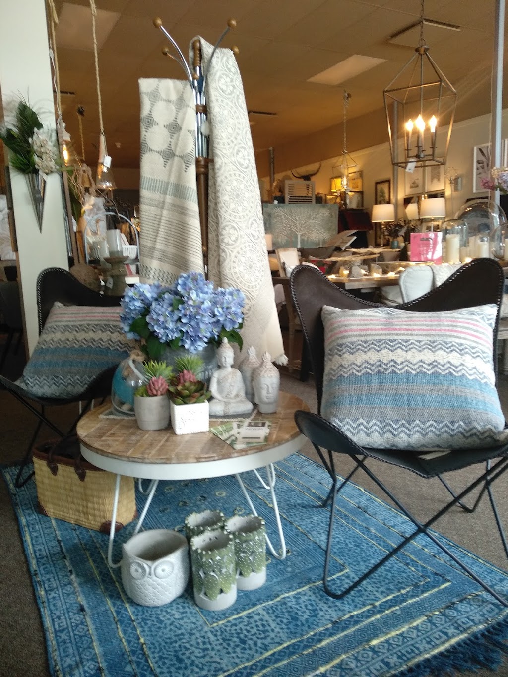 Revive Décor | 455 Boulevard Taschereau Suite 200, La Prairie, QC J5R 1V2, Canada | Phone: (450) 907-1712