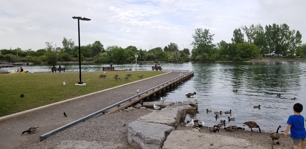 Bluffers Park Parking | Bluffers Park, Toronto, ON M1M 3W3, Canada