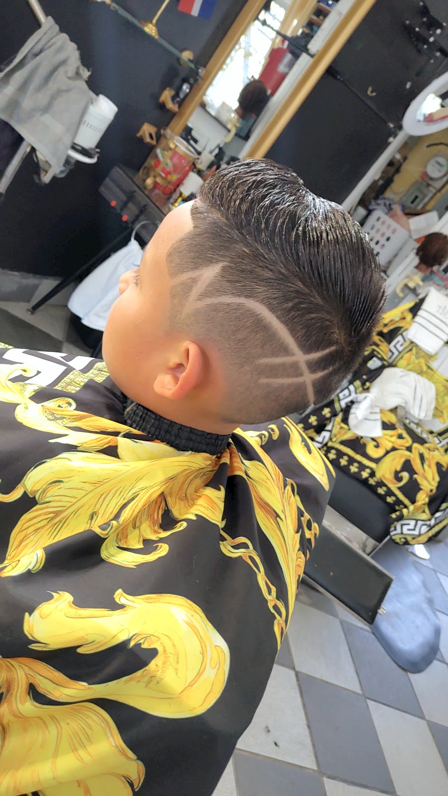 Fiore barbier | 1056 Avenue St Luc, Mascouche, QC J7K 3A4, Canada | Phone: (438) 345-1796