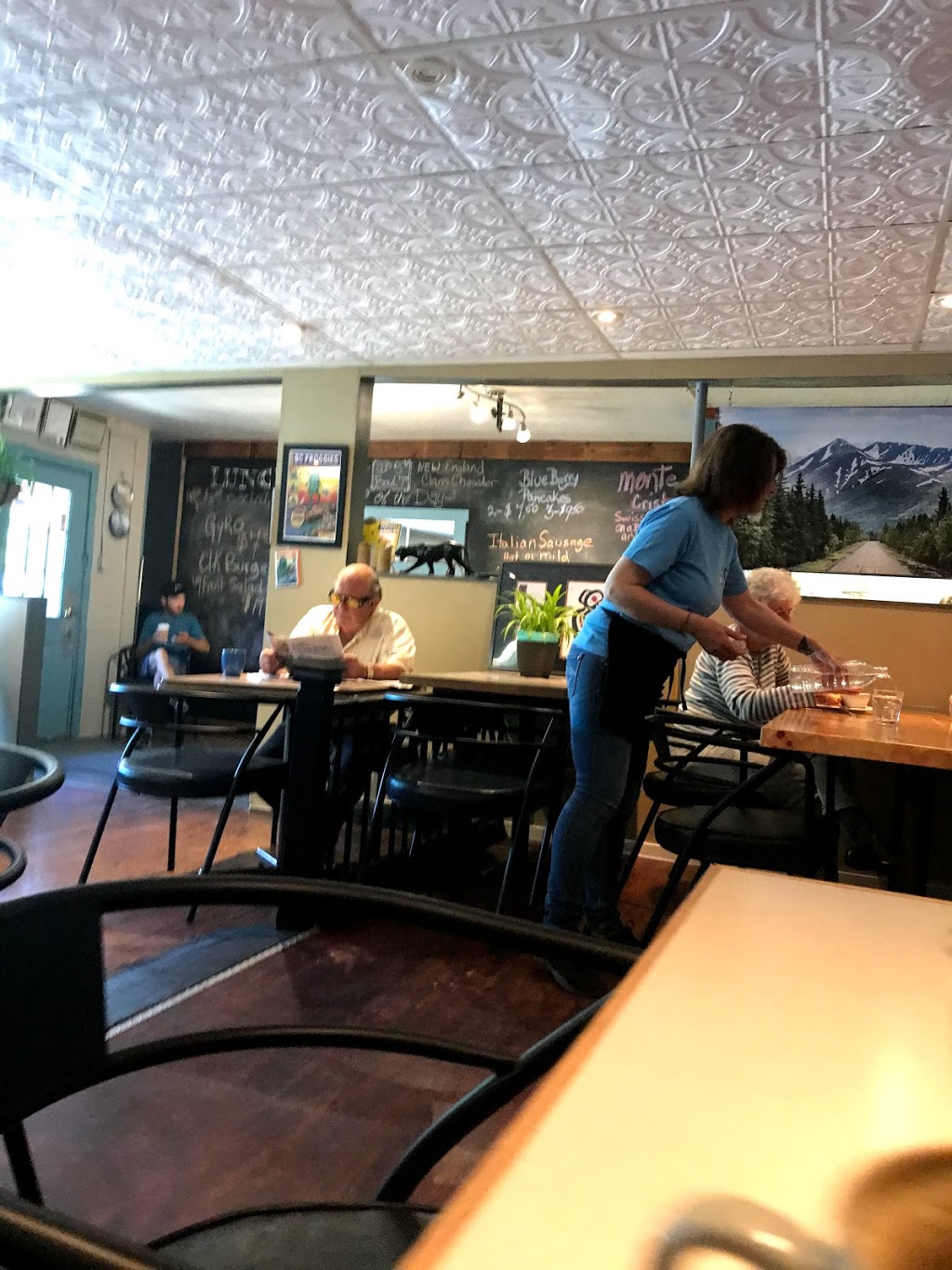 KDs Cafe | 1000 Bellevue Rd, Parksville, BC V9P 2C2, Canada | Phone: (250) 947-9009