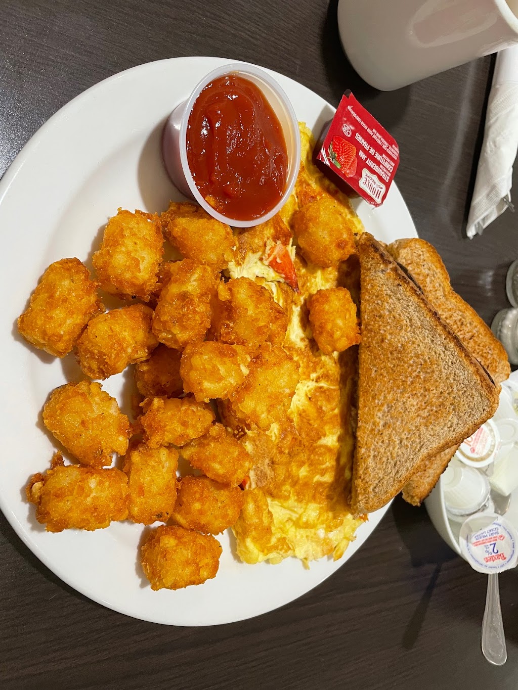 Budleys Restaurant | 250 Maple Hills Ave, Charlottetown, PE C1C 1N2, Canada | Phone: (902) 566-5939