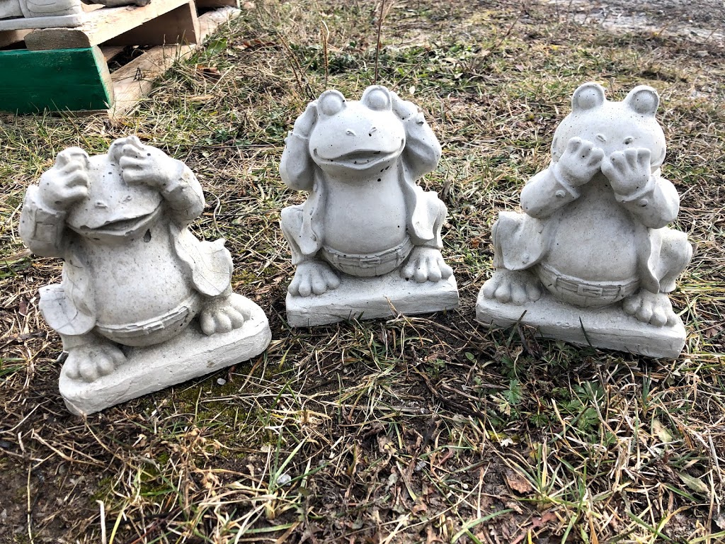 Statue Canada | 90 Jackson Ln, Arnprior, ON K7S 3G8, Canada | Phone: (613) 623-2661