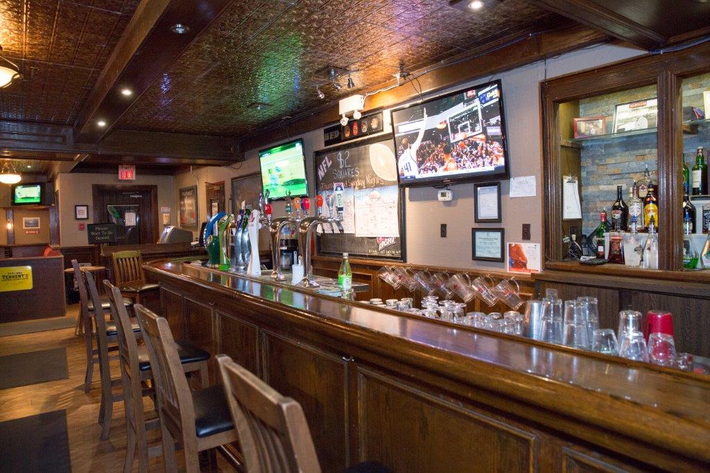 Ye Olde Squire | 550 Fennell Ave E, Hamilton, ON L8V 1S9, Canada | Phone: (905) 388-7770