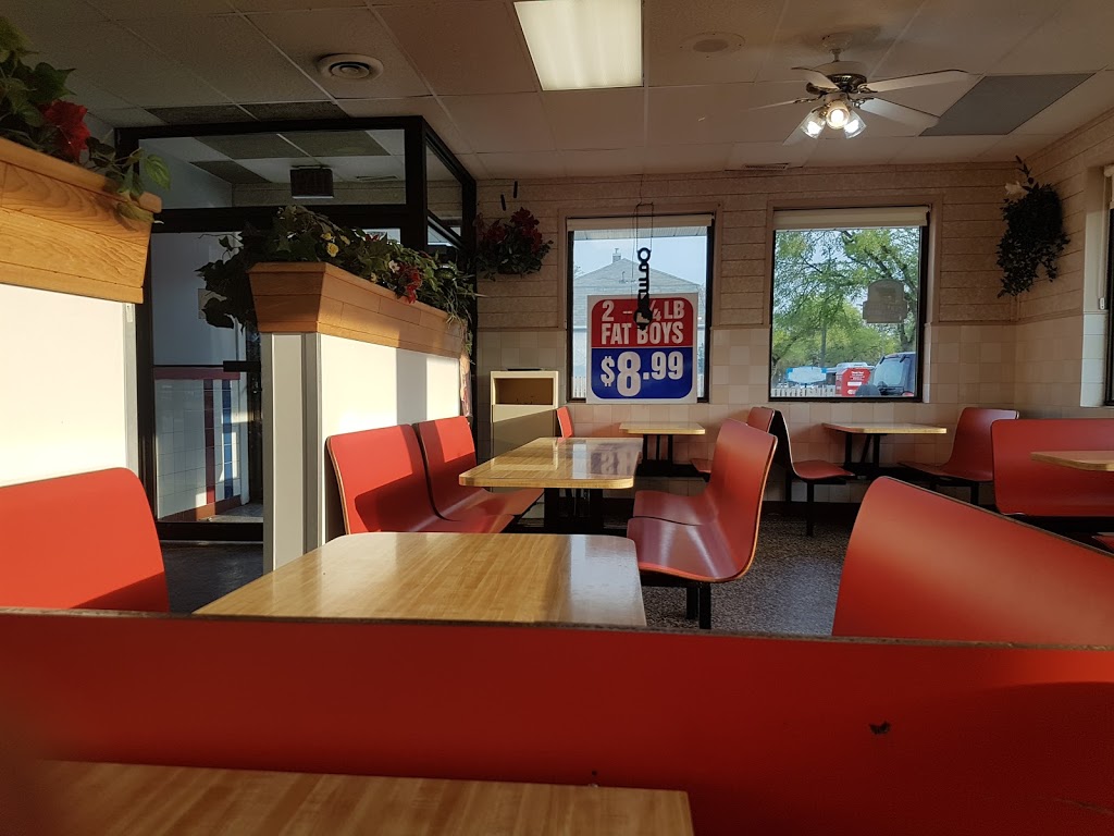 Juniors Restaurant | 785 St Marys Rd, Winnipeg, MB R2M 3N9, Canada | Phone: (204) 256-6571