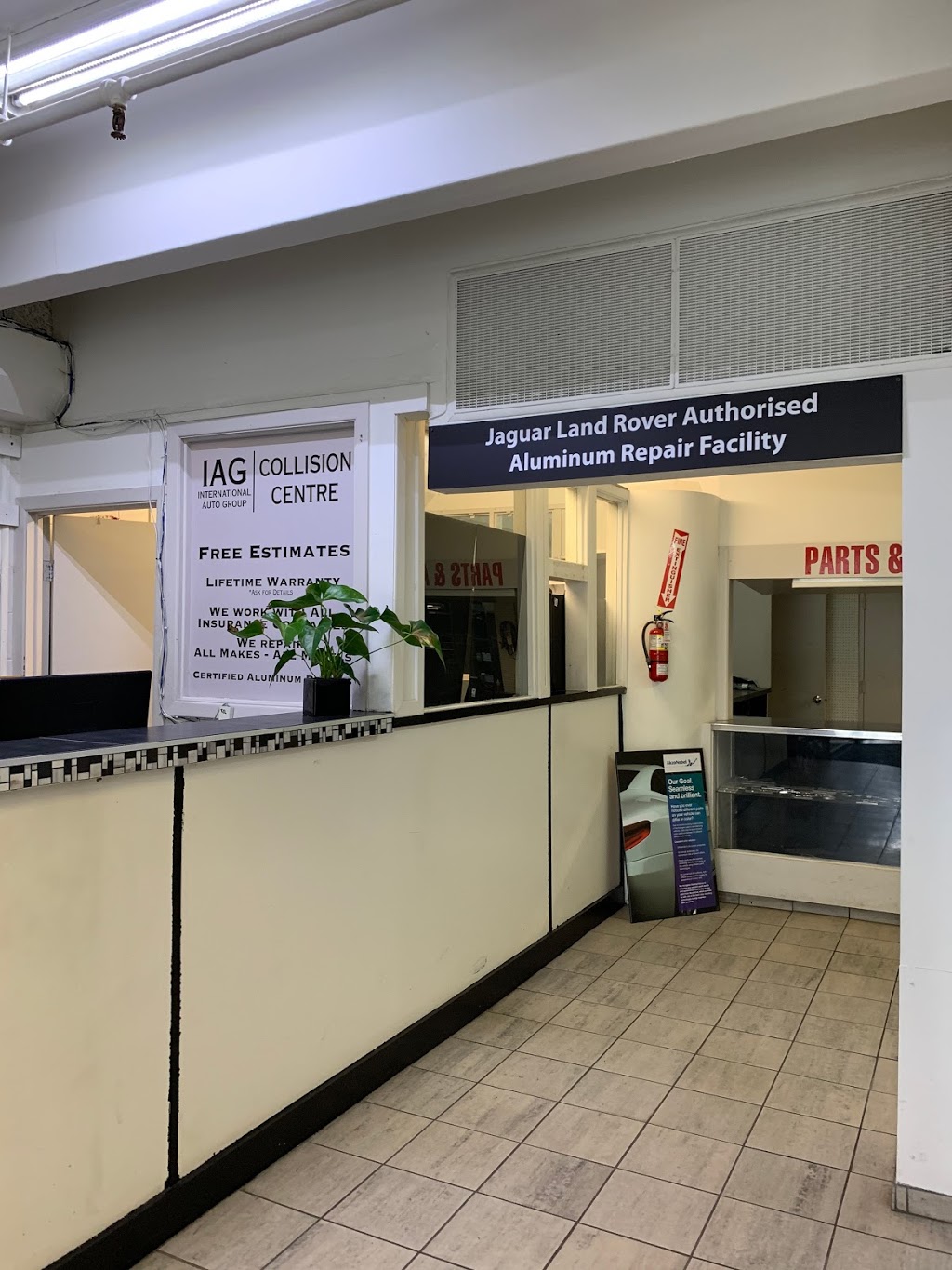 IAG Collision Centre | 2401 Dufferin St, York, ON M6E 3S7, Canada | Phone: (416) 840-3297