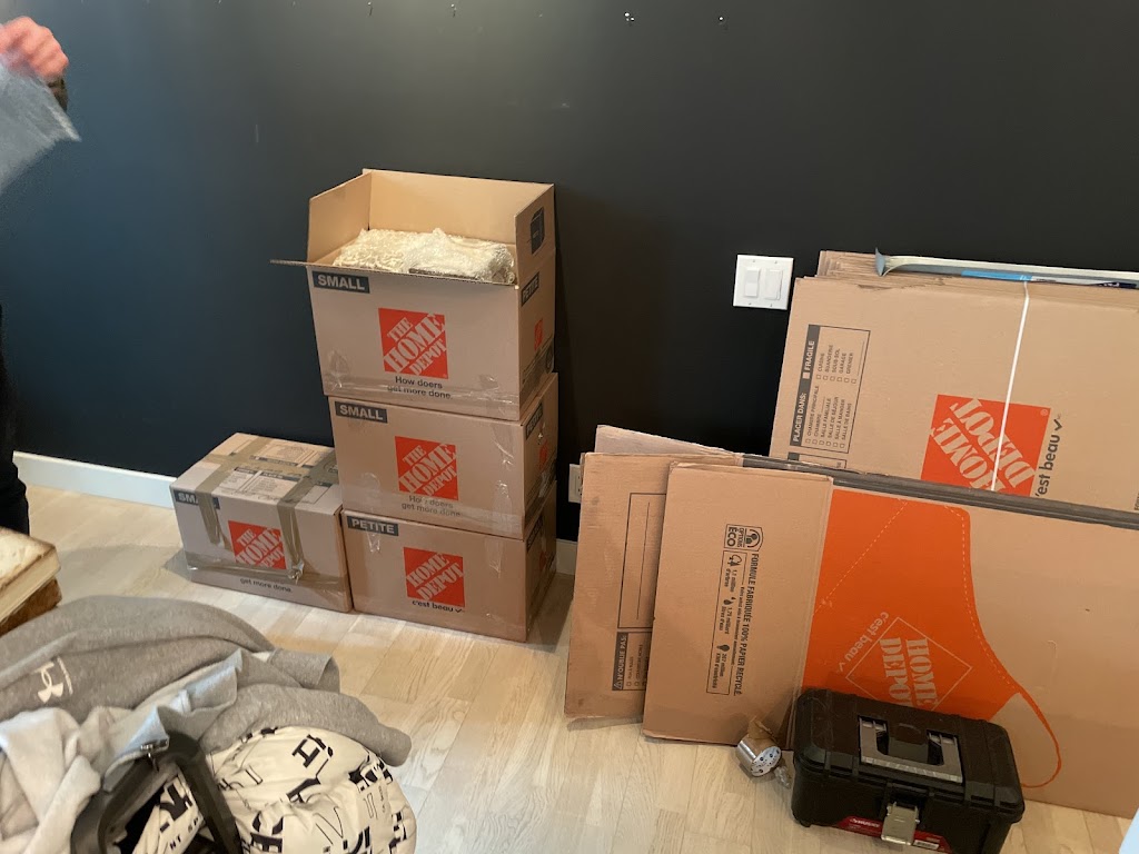 EA Moving | 150 Fairview Mall Dr, Toronto, ON M2J 0E7, Canada | Phone: (647) 677-7569