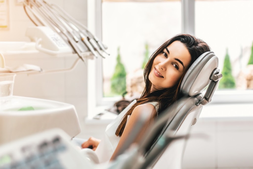 Toronto Dentist Office | 5460 Yonge St Suite 201, North York, ON M2N 6K7, Canada | Phone: (416) 733-7855