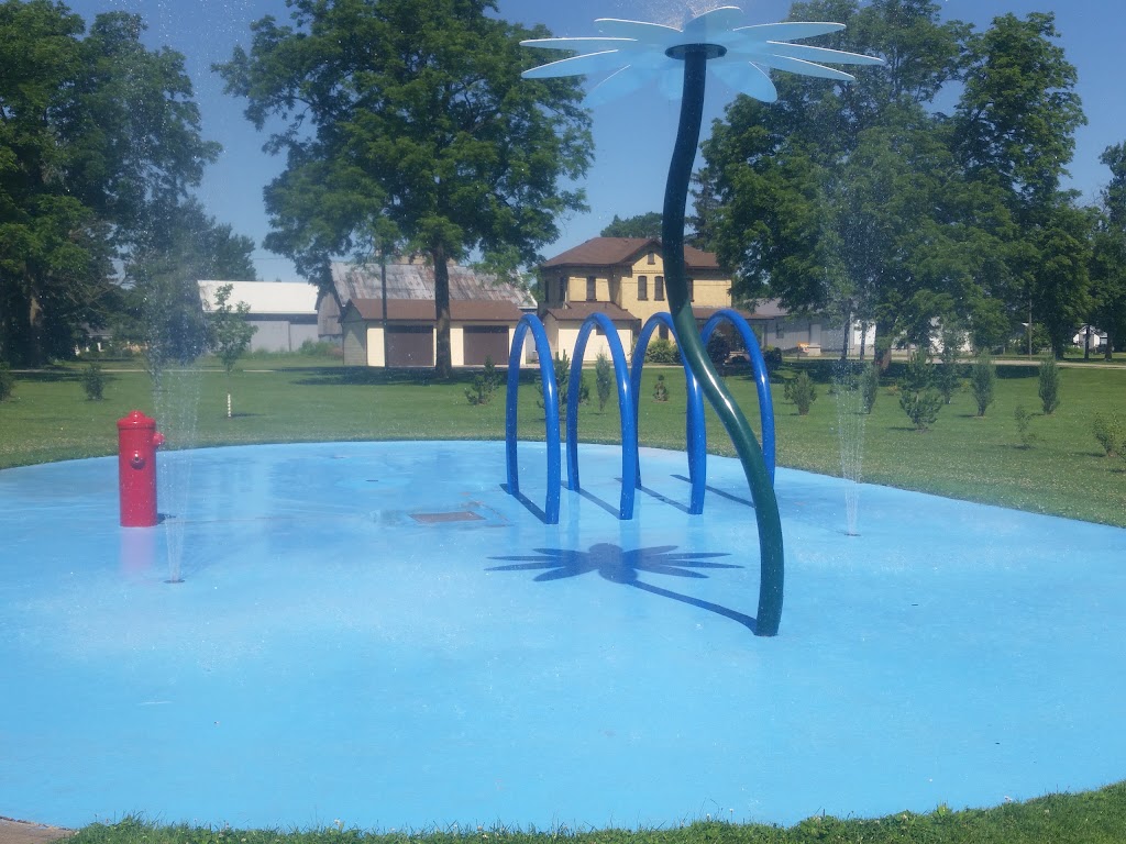 Parkhill Leisure Club | 176 Broadway St, Parkhill, ON N0M 2K0, Canada | Phone: (519) 294-0088