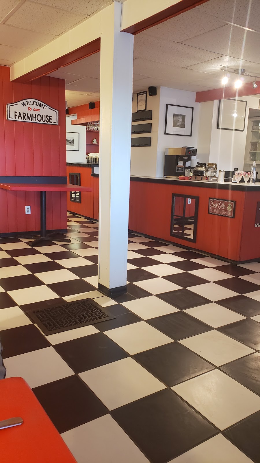 The Farmhouse Kitchen | 109 Main St, Central Butte, SK S0H 0T0, Canada | Phone: (306) 796-9090