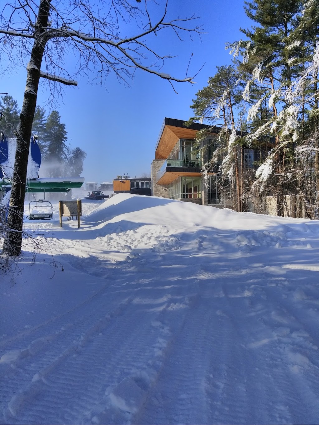 London Track 3 Ski School | 687 Griffith St, London, ON N6K 2S5, Canada | Phone: (226) 289-2943